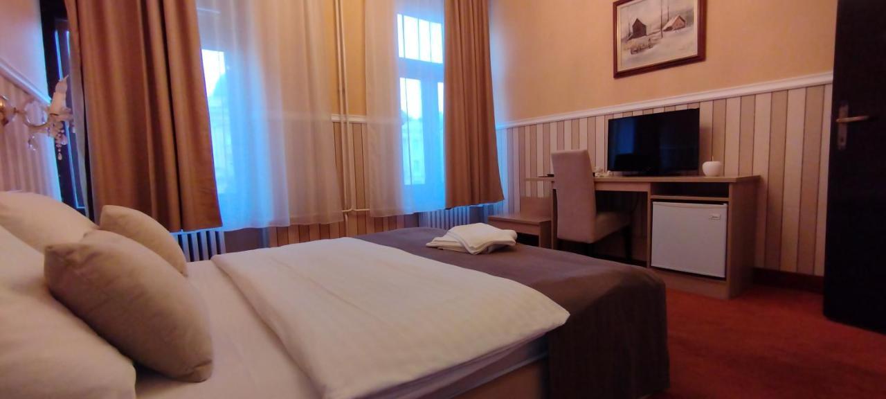 Hotel Vojvodina Нови-Сад Экстерьер фото