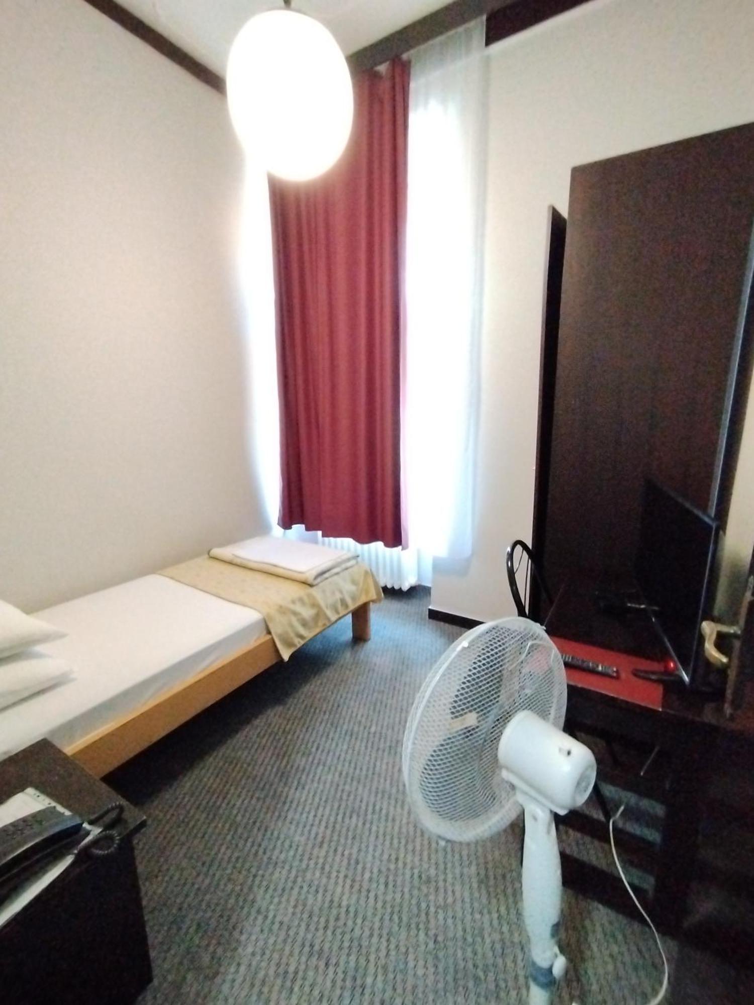Hotel Vojvodina Нови-Сад Экстерьер фото